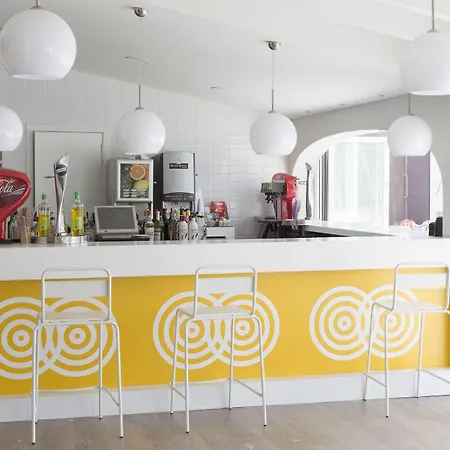 Globales Delfines מלון 4*