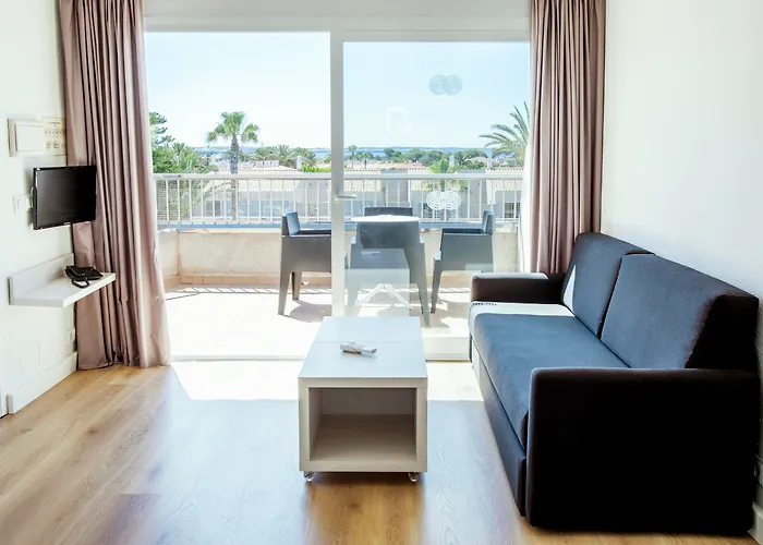 Hotel Globales Delfines Cala'N Blanes (Menorca)