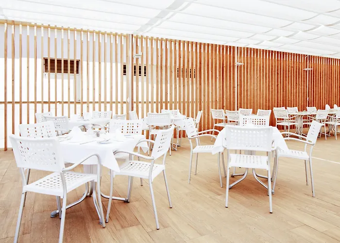 Globales Delfines Szálloda