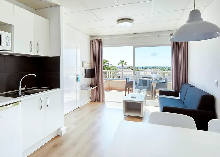 Globales Delfines 4* Cala'N Blanes (Menorca)